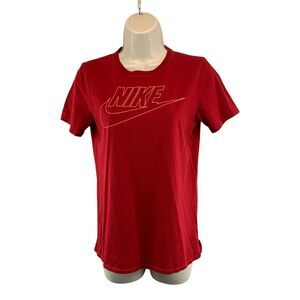 Nike Tee Womens T Shirt Size Medium Logo Red Athletic Cut Cotton Short Sleeve